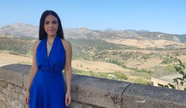 Clara Cano posando para esta entrevista