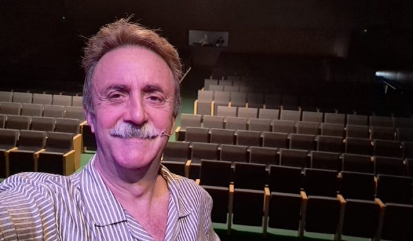 El actor presenta su obra a raíz de un infarto que sufrió de primera mano