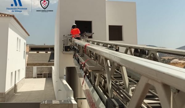 Los servicios sanitarios han tenido que solicitar el apoyo de los Bomberos