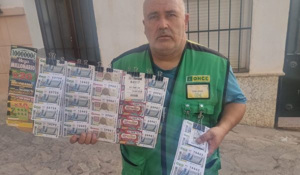 Juan Jesús Galea vendió el cupón premiado por terminal el domingo.