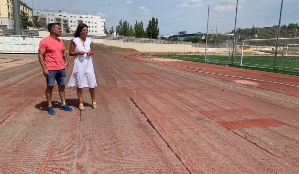 La alcaldesa, María de la Paz Fernández; y el concejal de Deportes, Bernardo Crespo, visitaron la zona.