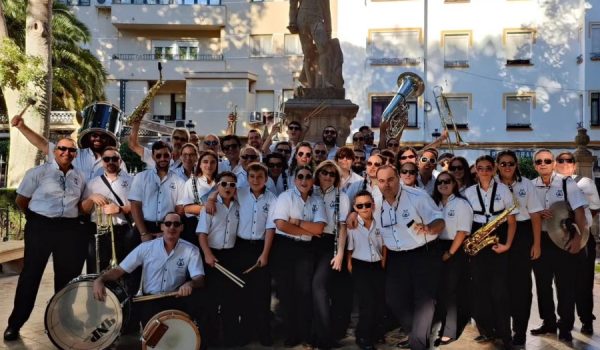 Foto de familia de los músicos