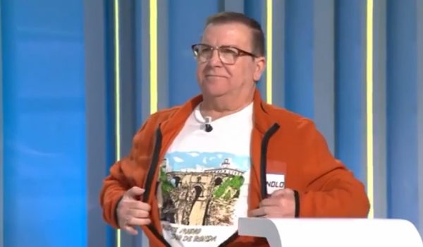 Baena acudió con una camiseta del Tajo de Ronda al programa de la televisión andaluza.