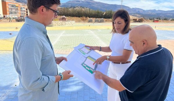 El desarrollo de esta área se está ejecutando por fases, de manera que desde el Ayuntamiento de Ronda se promueve la ejecución de los viales, zonas verdes, áreas de paseo peatonal y zonas de aparcamiento libre.