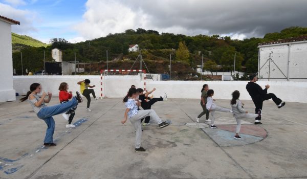 Actualmente participan una docena de niños y niñas.