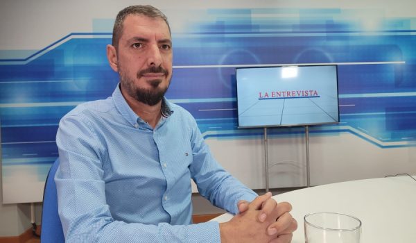 Lacomba en el plató de Charry TV.