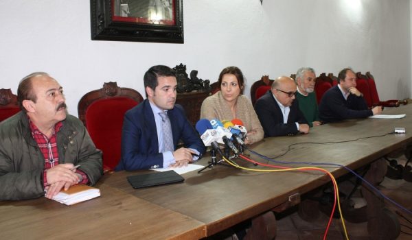 El diputado provincial, Jacobo Florido, durante su comparecencia ante los medios.