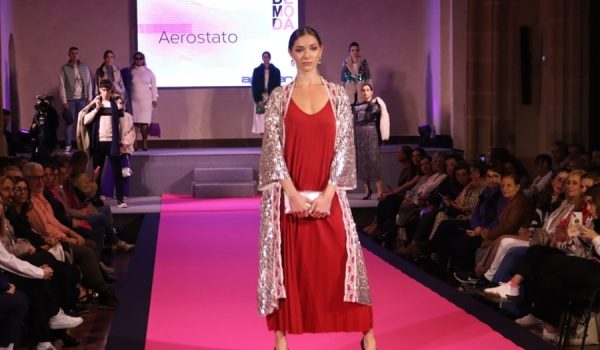 Una decena de establecimientos han participado en el evento que organizado APYMER junto al estilista Miguel Toledo.