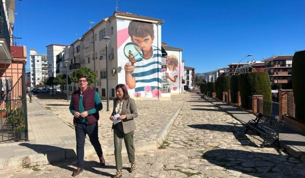 La alcaldesa de Ronda junto al delegado de Contratación en la zona de actuación