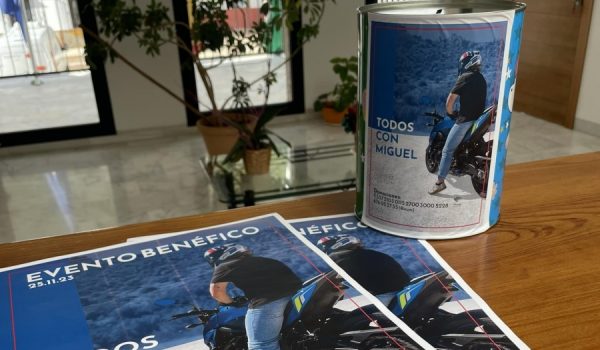 Se han instalado varias huchas en diversos establecimientos y entidades, en este caso en el Ayuntamiento de Benaoján.