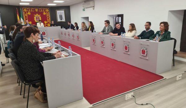 El pleno extraordinario se ha desarrollado a partir de las 12:00 horas y se ha prolongado durante casi una.