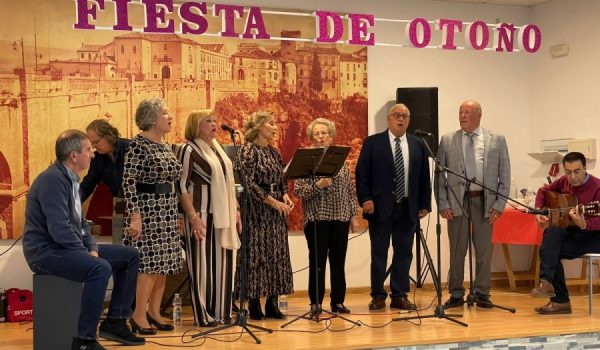 El Coro de AMARO volvió a actuar para el deleite del público presente.