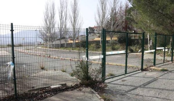 Trasera del antiguo Hospital Comarcal, en la carretera que une Ronda con El Burgo.