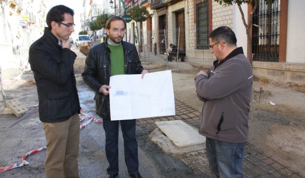 La actuación se incluye dentro del proyecto de remodelación y mejora de la plaza de Carmen Abela y también afecta a la calle Lorenzo Borrego.