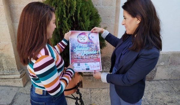 Leticia López, de la Escuela de Danza y Artes Marciales Double Gyro; y Rebeca Muñoz, concejala de Fiestas, a la derecha..