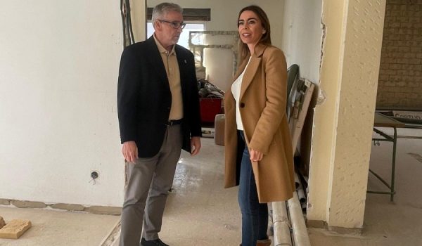 El alcalde de Montejaque, Diego Sánchez; y la delegada territorial en Málaga de la Junta, Teresa Pardo.