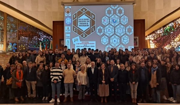 Los alumnos del centro rondeño junto al resto de participantes