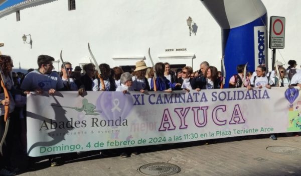 La caminata empezó en la plaza Teniente Arce