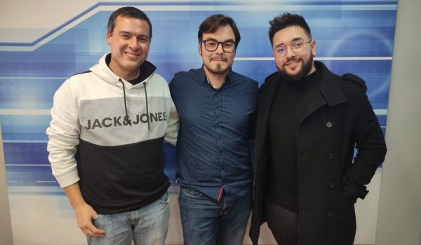 Manuel, Edu y Seli en el plató de Canal Charry TV.