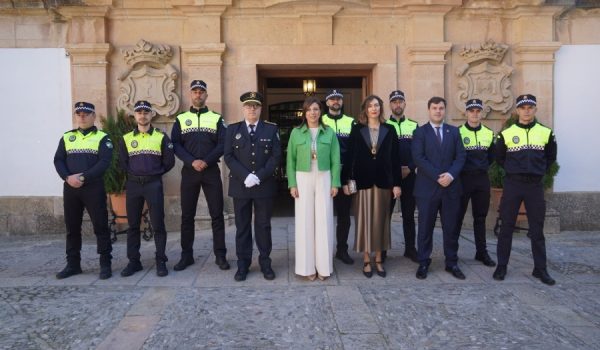 La alcaldesa de Ronda ha presentado a los nuevos agentes