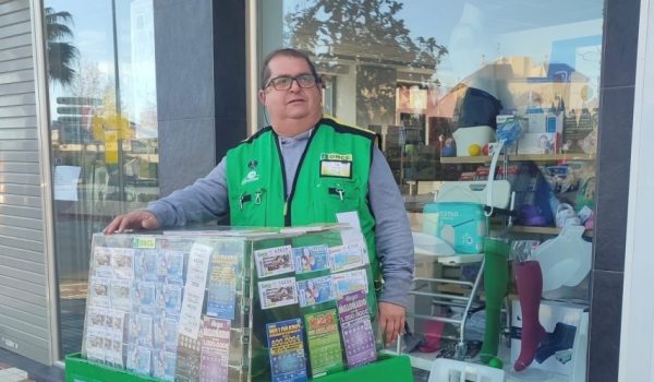 Francisco Javier Lobato ha sido el vendedor que ha repartido este premio