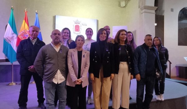 Una decena de empresarios se han unido a la Red Violeta en este acto