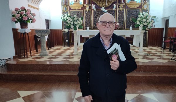 Don Zuni nos ha recibido en la Iglesia de Santiago, un templo que data del siglo XVI.
