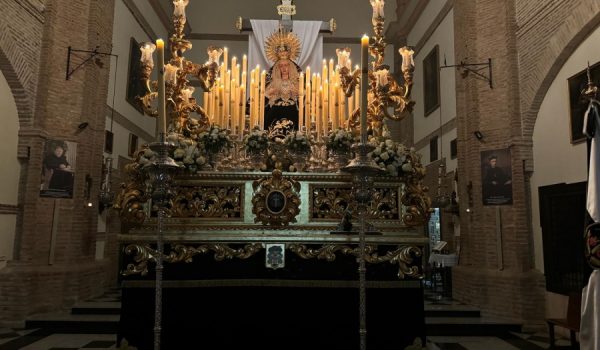 La Soledad iba a procesionar este año por primera vez con costaleros.