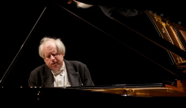 Sokolov en una actuación