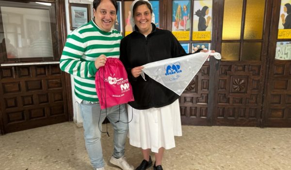 El profesor Alejandro Quero junto a Madre Ana.