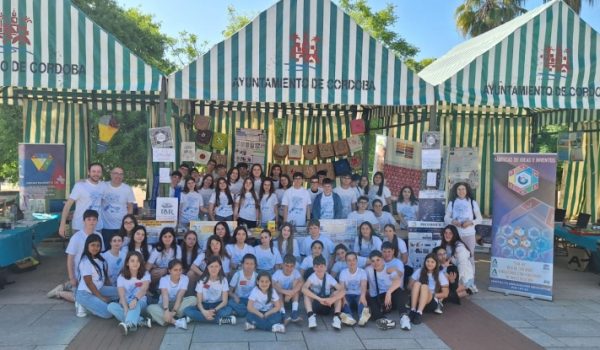 Foto de familia de los participantes
