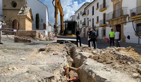 Los trabajos han comenzado junto a la Fuente de los Ocho Caños
