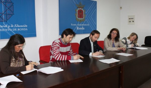 El convenio laboral supondrá un ahorro para este organismo cercano al 20%.