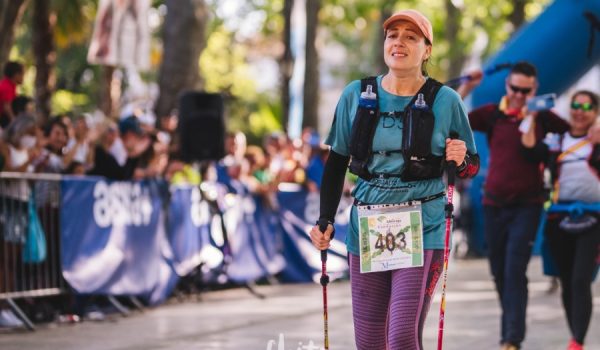 María Villalón, en la llegada a la meta situada en la Alameda del Tajo en mayo de 2022