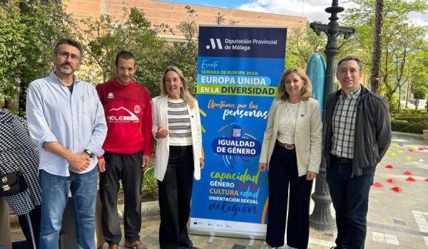 Representantes del IES Rodríguez Delgado, el Ayuntamiento de Ronda y la Diputación Provincial