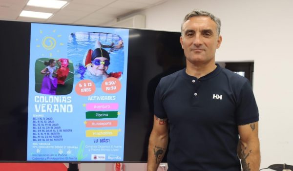 El delegado municipal de Deportes, Bernardo Crespo, ha informado de las actividades preparadas de cara al verano en las Colonias Infantiles de Verano.
