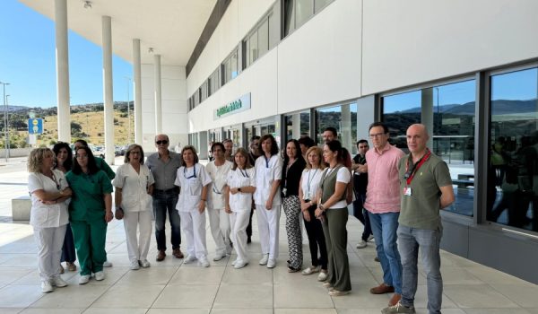 Se han concentrado a las puertas del Hospital Comarcal