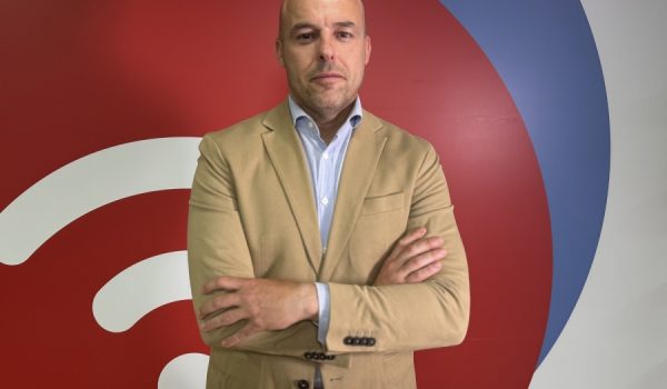 Sustituye en la presidencia a Francisco Ruiz Arrocha.