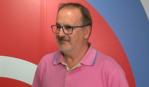 Antonio Cándido Ruiz en las instalaciones de Charry TV