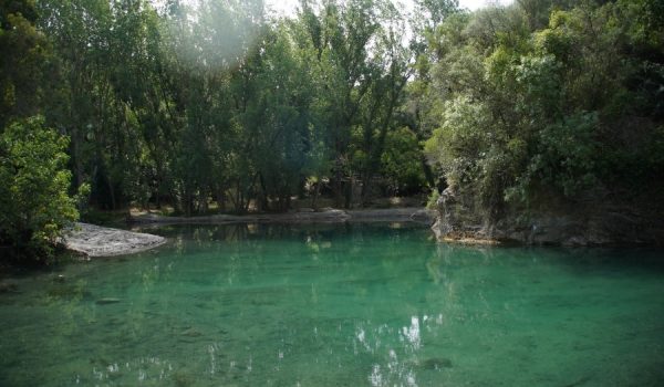 El caudal que lleva este año el río ha hecho posible habilitar los charcos
