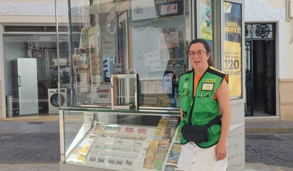 Isabel María Díaz en su kiosco