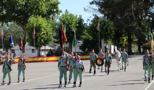 Guiones y banderines del Grupo de Caballería Reyes Católicos