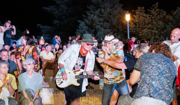 Los rondeños volvieron a disfrutar del aclamado Joe King Carrasco.