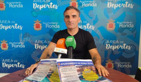 El edil de Deportes, Bernardo Crespo, en rueda de prensa