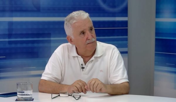 Pepe Castillo en el programa “La Entrevista” de Canal Charry TV.