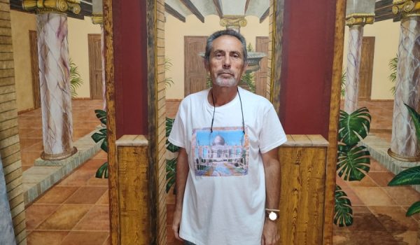 Juan Manuel Parra en su estudio, ubicado en la calle José María Castelló Madrid.