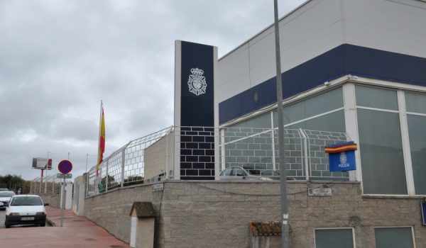 El asaltante abordó a la víctima por la espalda
