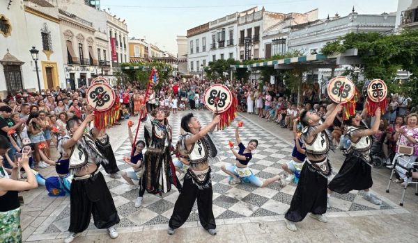 Qiusuo Dance Trupe mostró algunos de los bailes tradicionales de China.