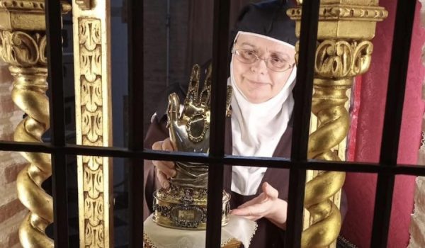 La reliquia ha vuelto a su lugar de cultos habitual