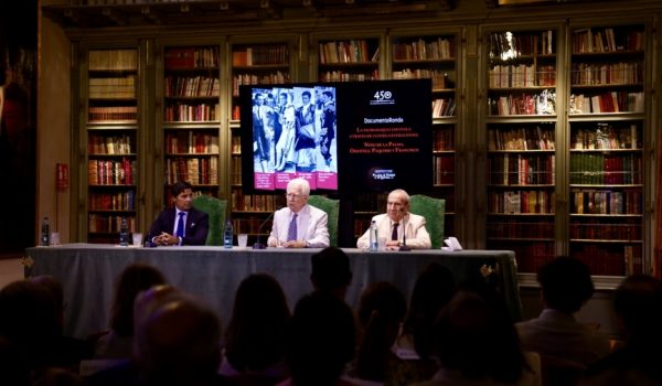 En el acto participaron, de izquierda a derecha, Francisco Rivera, Rafael Atienza y Alberto González Troyano